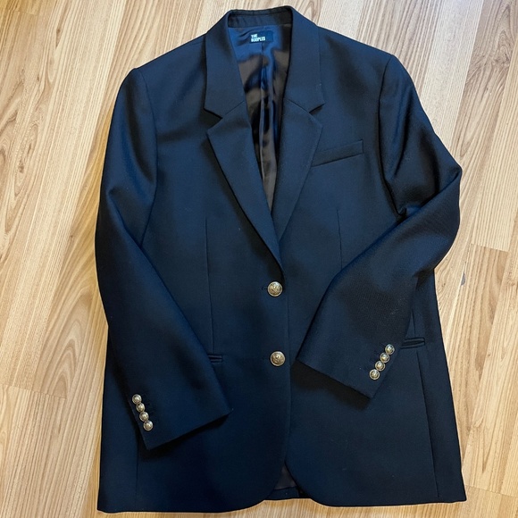 The Kooples (38/6) boxy, oversize wool blazer with gold buttons, like new. - Picture 5 of 16
